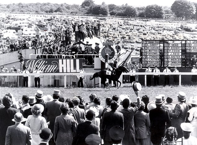 Shergar wins the 1981 Derby by ten lengths!