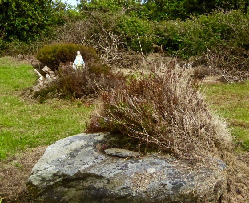Bishops Head bullaun stone, Stouke Graveyard