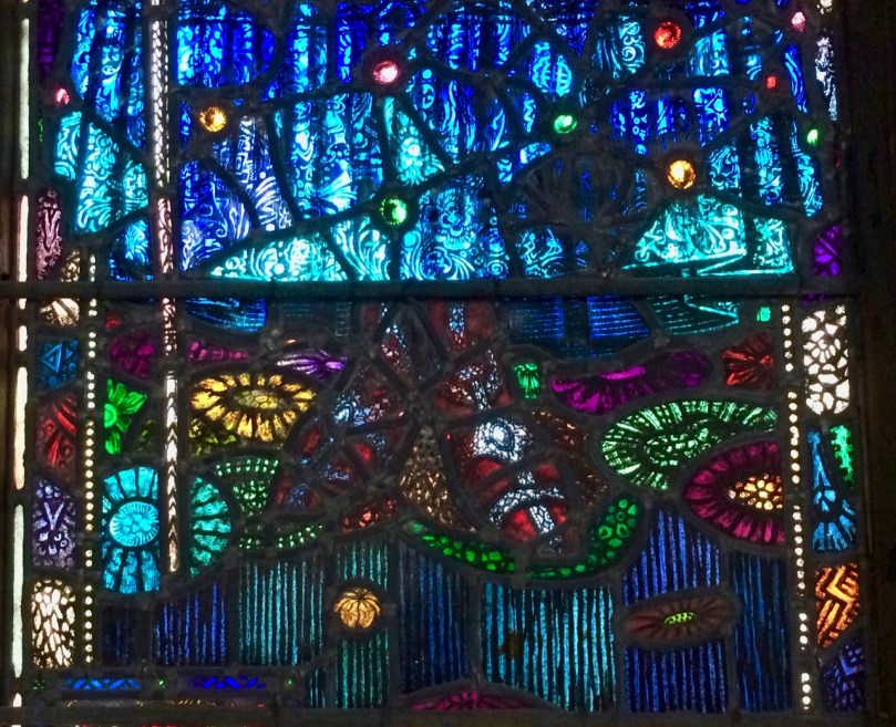 St Louis detail: each motif in the border is uniquely designed and coloured. The robe intrudes in front of the border, lending a £D effect.