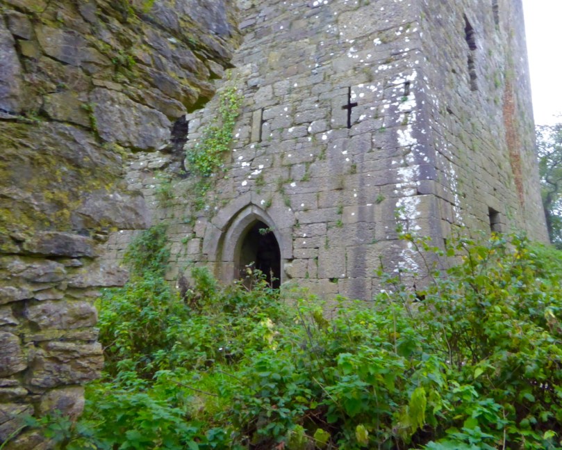 Oooh, it open - let's go inside!