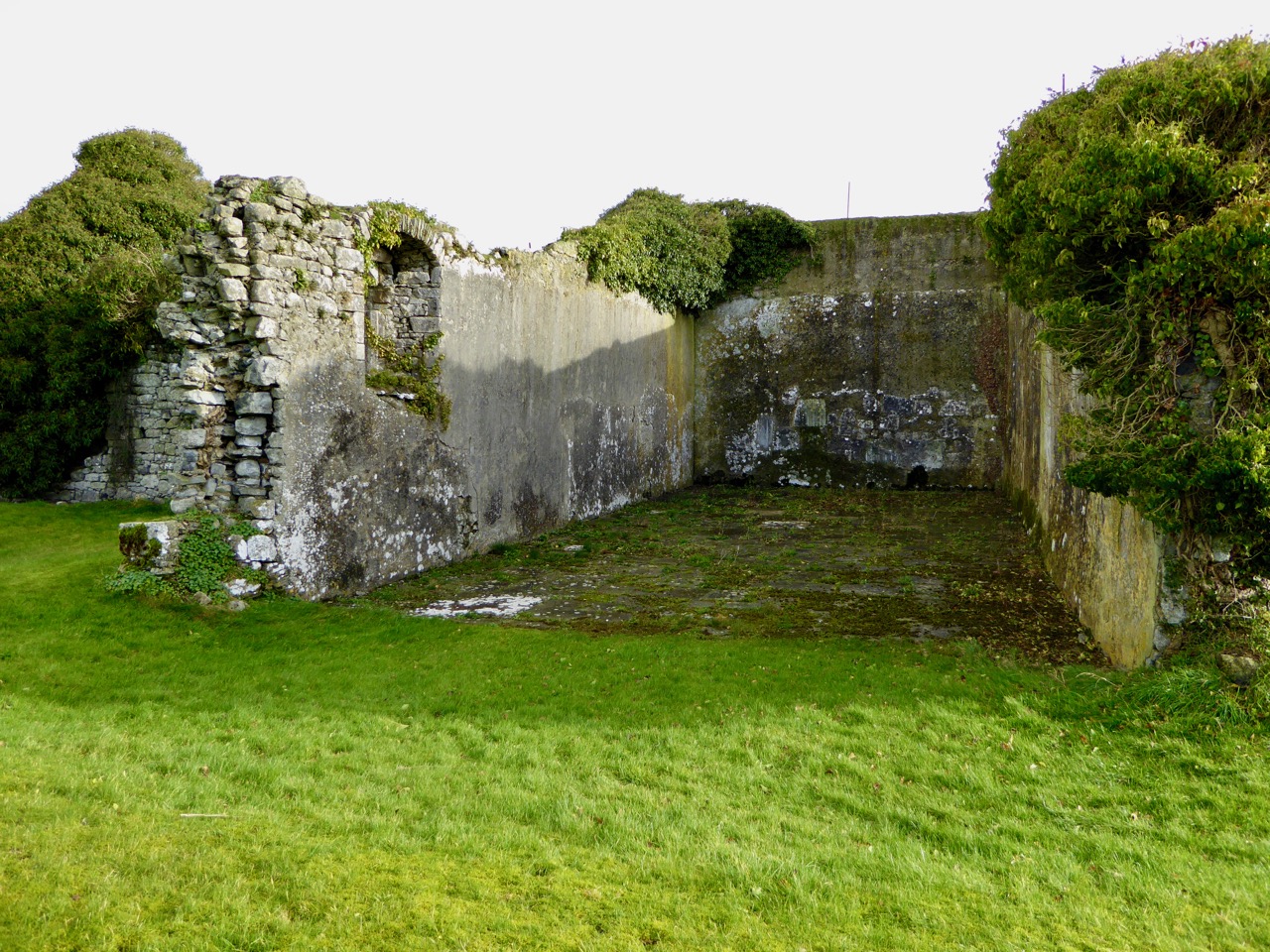 Grangefertagh church and handball alley
